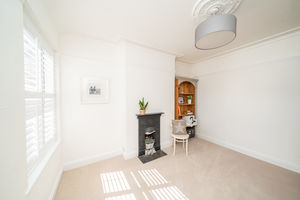 BEDROOM - click for photo gallery